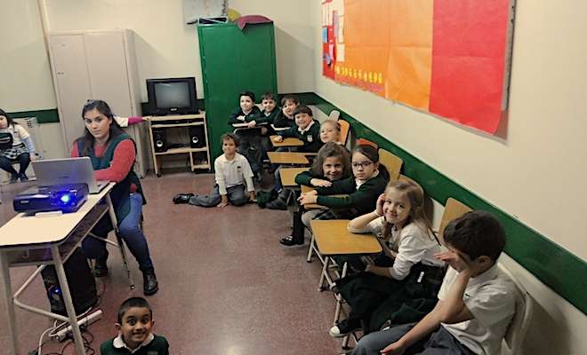 Los chicos de 1º A vieron la proyección de “La asombrosa excursión de Zamba en Yapeyú”