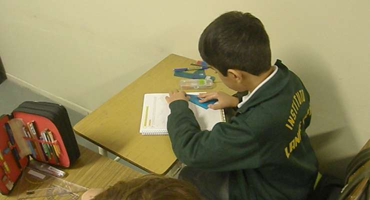 En 4º A construyeron diferentes triángulos usando sólo regla y compás