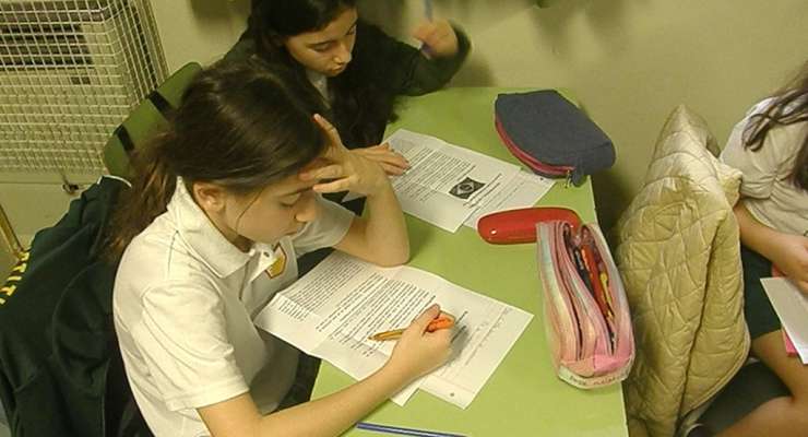 En 5º B estudiaron en portugués el significado de la bandera de Brasil
