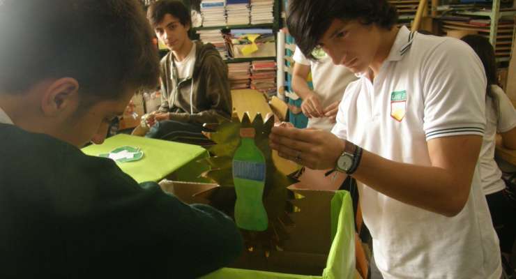 4º Año diseñó la señalización para separar los residuos en la escuela