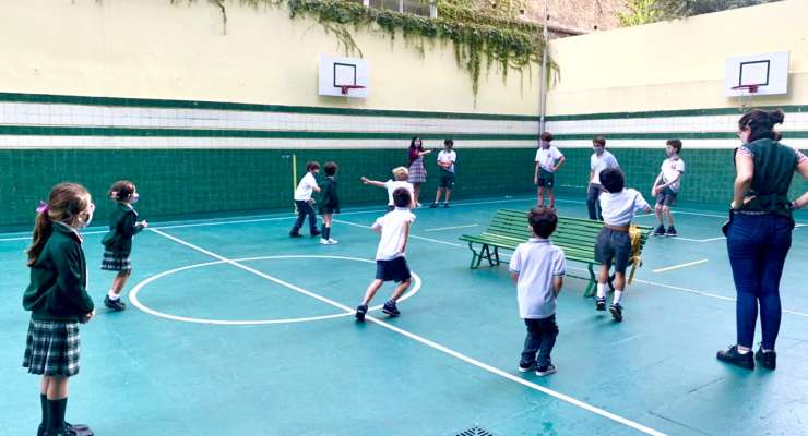 Los alumnos de 1° grado conocieron a sus padrinos y madrinas de 7° grado.
