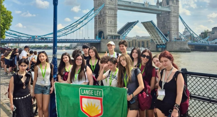 3rd. year students completed their trip to the UK
